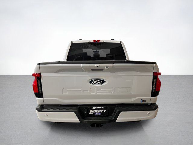 2025 Ford F-150 Lightning photo 4