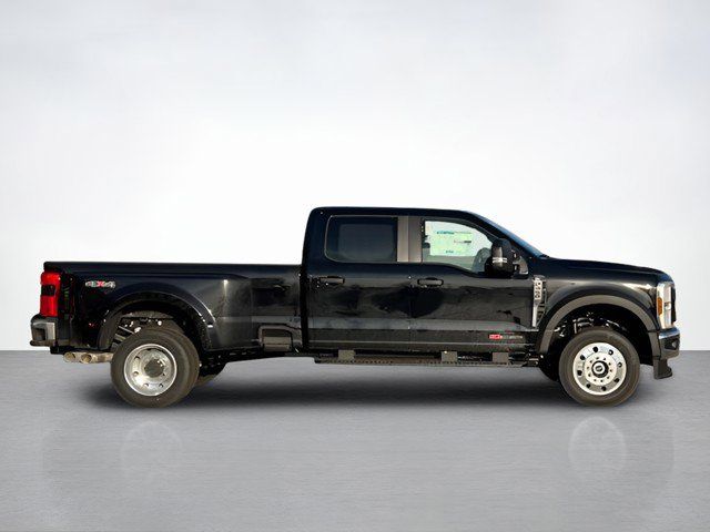 2026 Ford F-450 photo 2
