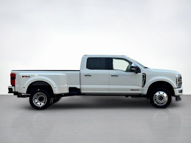 2026 Ford F-450 photo 2