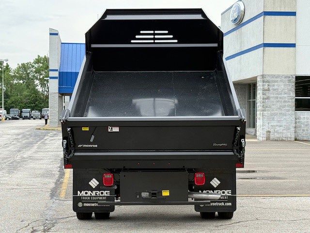 2025 Ford F-550 Super Duty Chassis Cab XL - Photo 36
