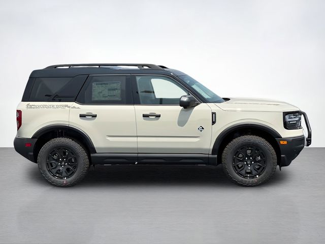 2025 Ford Bronco Sport Outer Banks photo 2