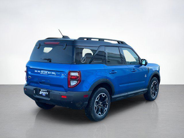 2025 Ford Bronco Sport Outer Banks photo 2