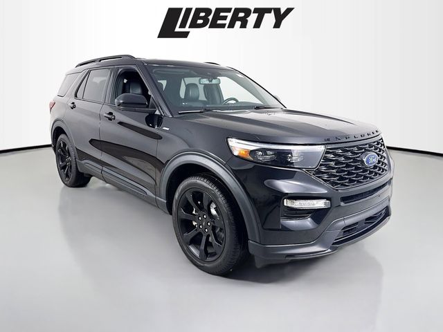 2022 Ford Explorer ST-LINE's photo