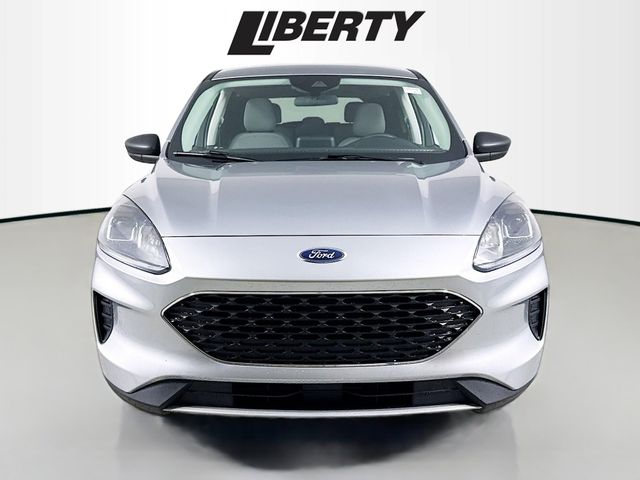 Used 2022 Ford Escape SE with VIN 1FMCU0G66NUB34583 for sale in Brunswick, OH