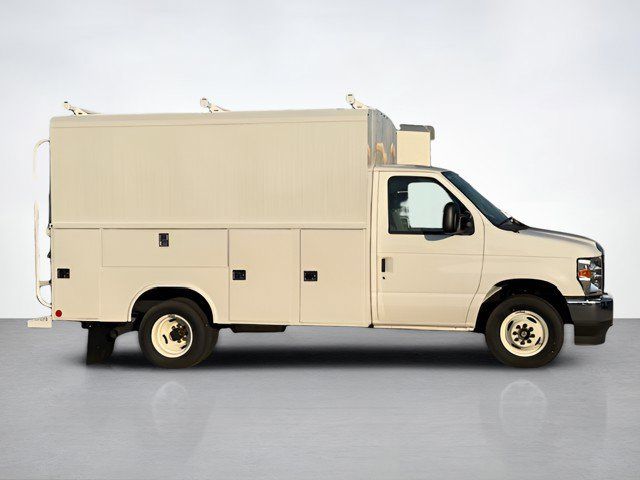 2025 Ford E-350 Base photo 2
