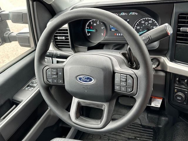 2024 Ford F-550 Super Duty Chassis Cab XLT - Photo 24