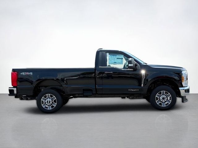 2025 Ford F-250 photo 2