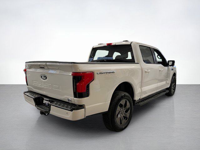 2025 Ford F-150 Lightning photo 3