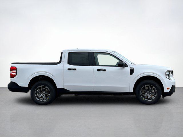 2025 Ford Maverick XLT photo 2