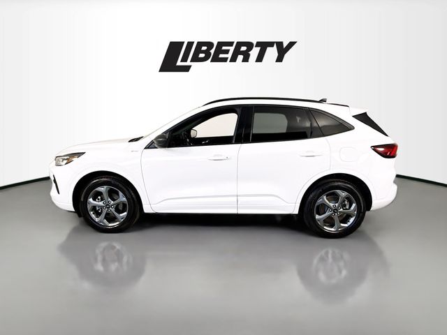 2023 Ford Escape ST-Line photo 4