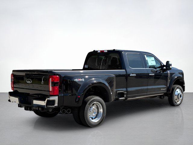 2026 Ford F-450 photo 3