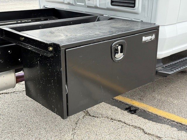 2025 Ford F-550 Super Duty Chassis Cab XL - Photo 39