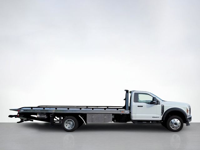 2024 Ford F-550 photo 2