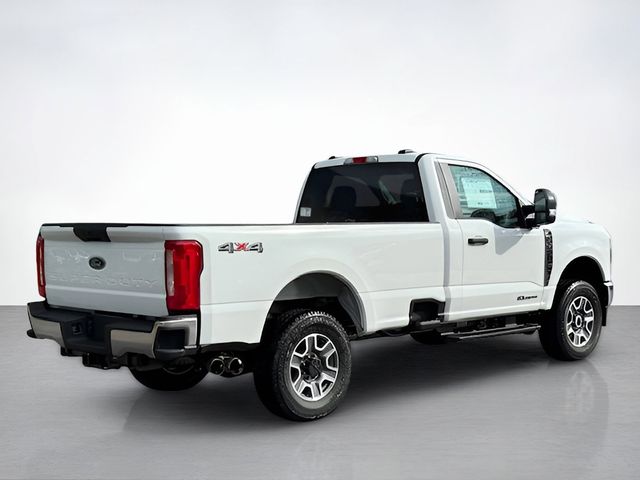 2025 Ford F-350 XLT photo 3
