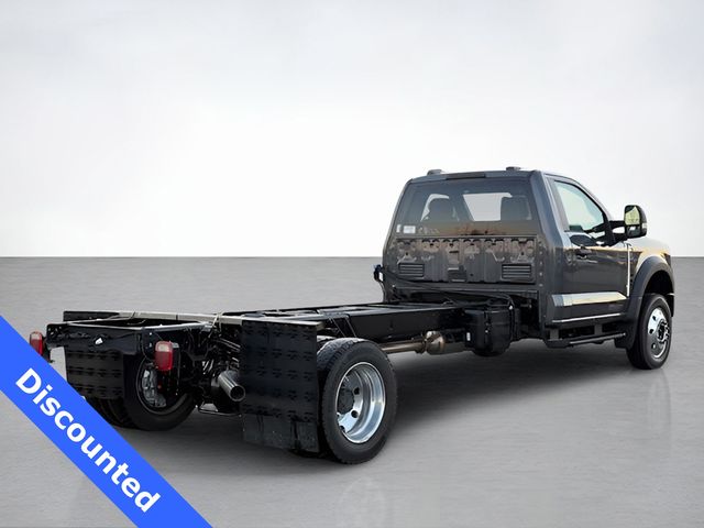 2024 Ford F-550 photo 3