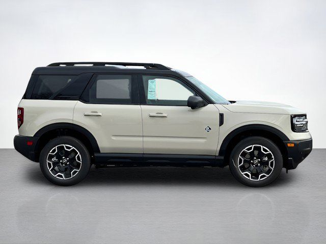 2025 Ford Bronco Sport Outer Banks photo 2