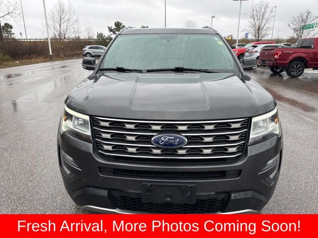 2017 Ford Explorer XLT photo 2