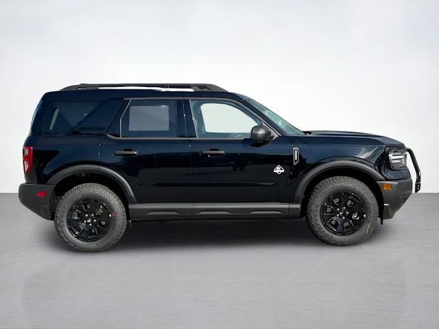 2025 Ford Bronco Sport Outer Banks photo 2