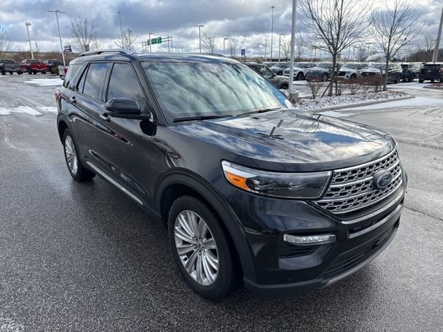 2021 Ford Explorer Limited's photo