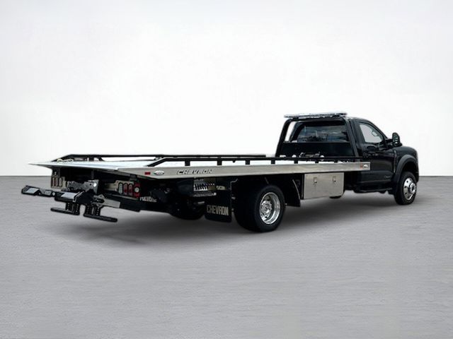 2024 Ford F-550 photo 3