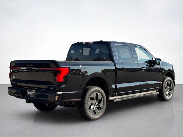 2025 Ford F-150 Lightning Lariat photo 3