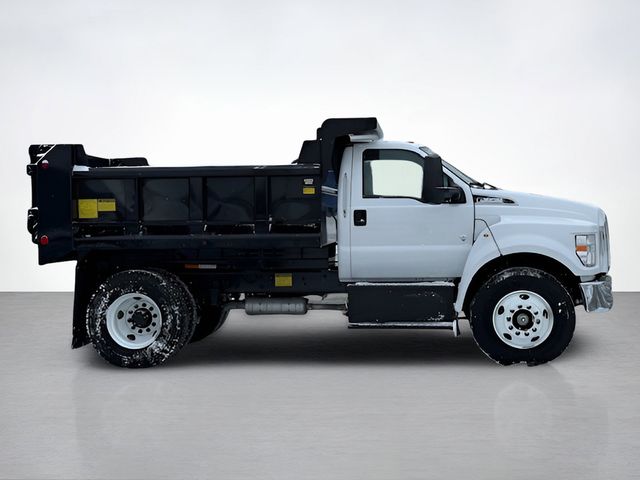 2024 Ford F-650 photo 2