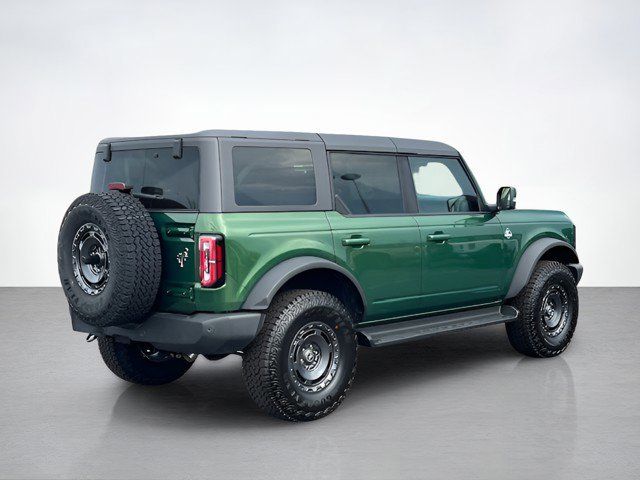 2025 Ford Bronco Outer Banks photo 3
