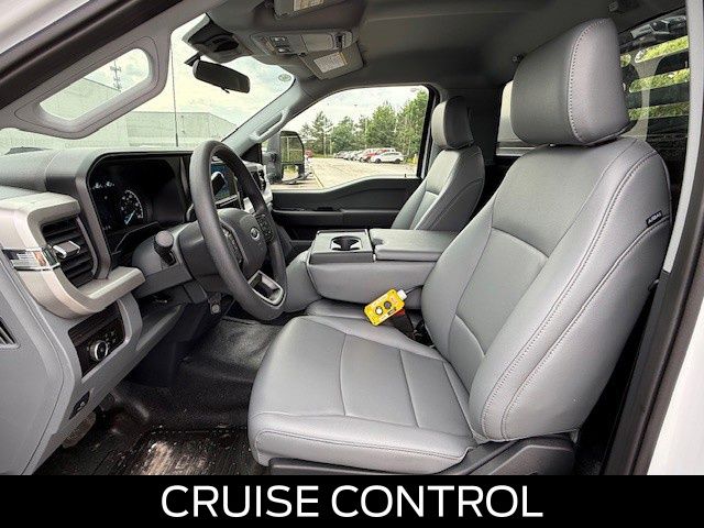 2025 Ford F-550 Super Duty Chassis Cab XL - Photo 13