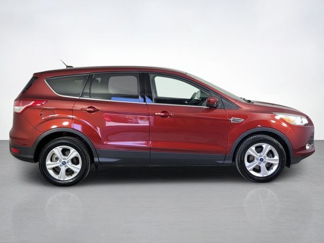 Used 2016 Ford Escape SE with VIN 1FMCU0GX6GUB92883 for sale in Brunswick, OH
