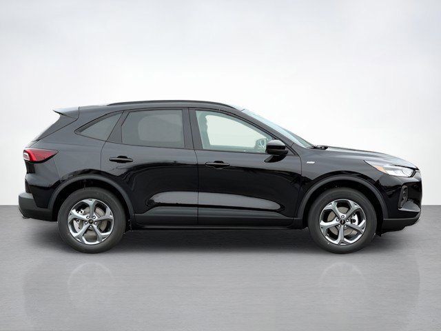 2025 Ford Escape ST-Line photo 2