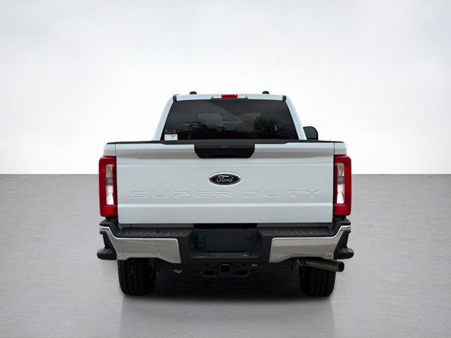 2026 Ford F-350 photo 4