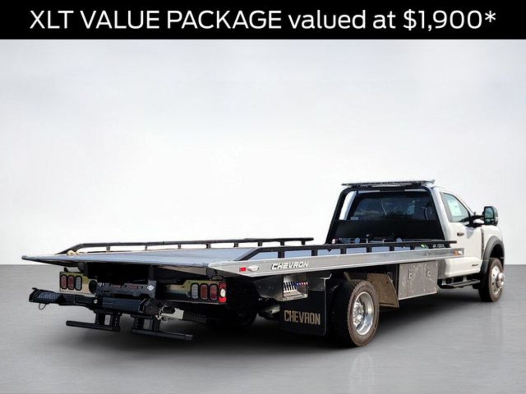 New 2024 Ford F-550SD XLT Chassis