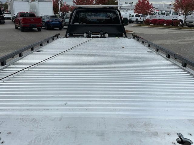 2024 Ford F-550 Super Duty Chassis Cab XLT - Photo 37