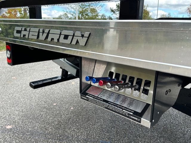 2024 Ford F-550 Super Duty Chassis Cab XLT - Photo 35