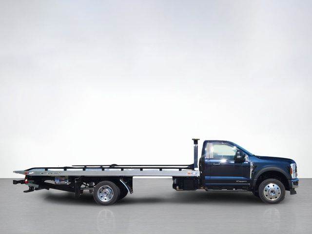 2024 Ford F-550 photo 2