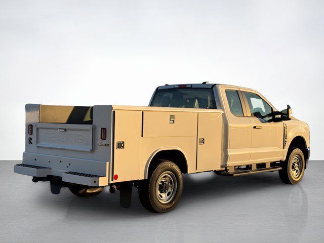 2025 Ford F-250 photo 3