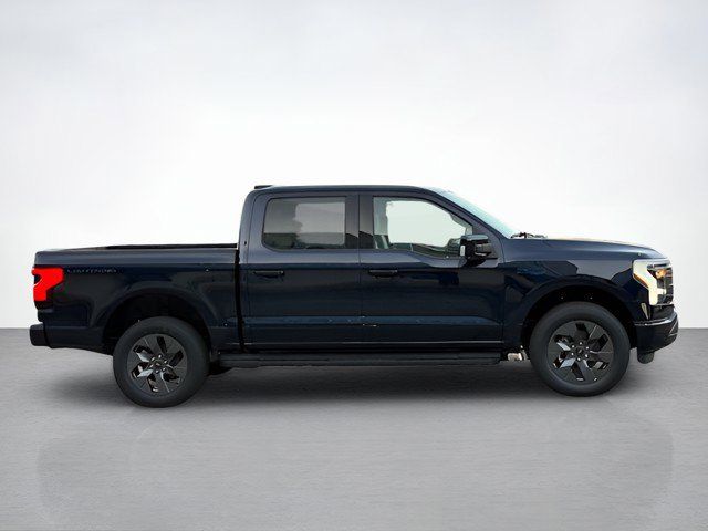 2025 Ford F-150 Lightning Lariat photo 2