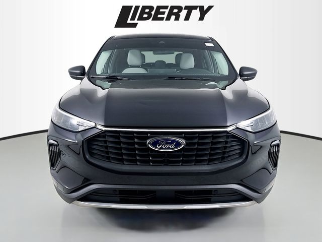 Used 2023 Ford Escape Active with VIN 1FMCU0GN7PUA99076 for sale in Brunswick, OH
