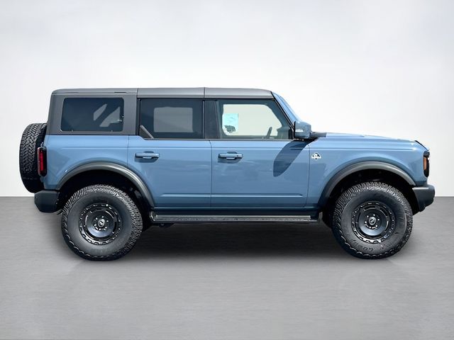 2025 Ford Bronco Outer Banks photo 2