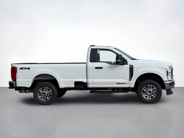 2025 Ford F-250 photo 2
