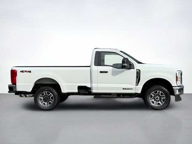 2025 Ford F-350 XLT photo 2