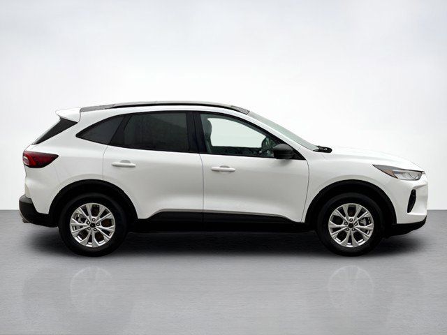 2026 Ford Escape Active photo 2