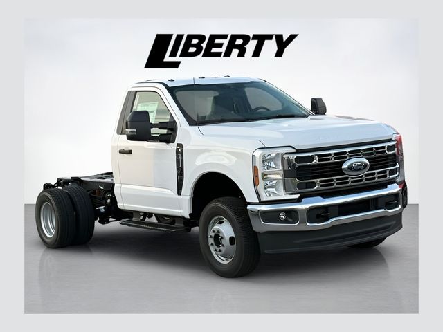 2026 Ford F-350 XL 4x4 Regular Cab 169-In DRW's photo