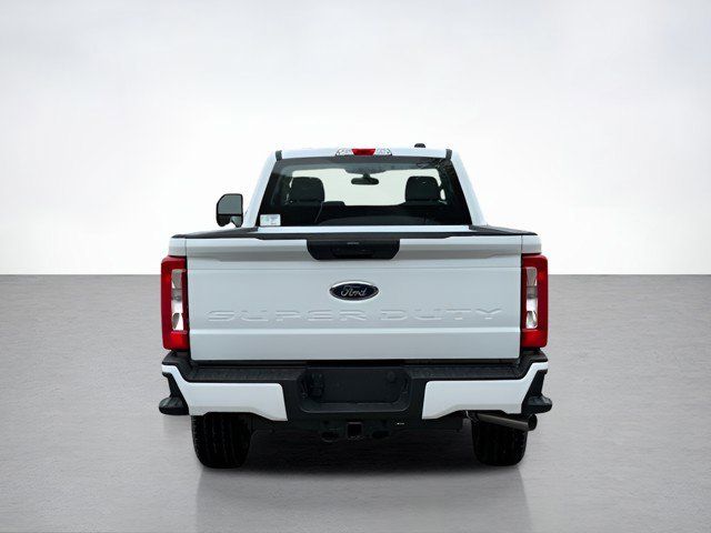 2026 Ford F-350 photo 4