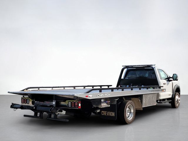 2024 Ford F-550 photo 3