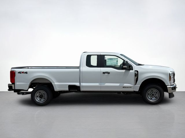 2025 Ford F-350 photo 2