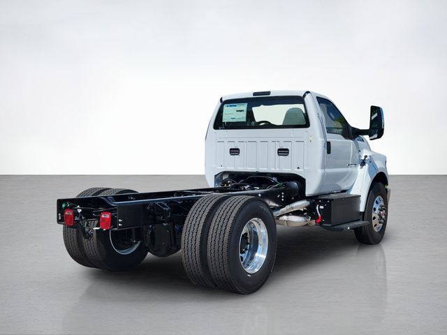 2025 Ford F-750 photo 3