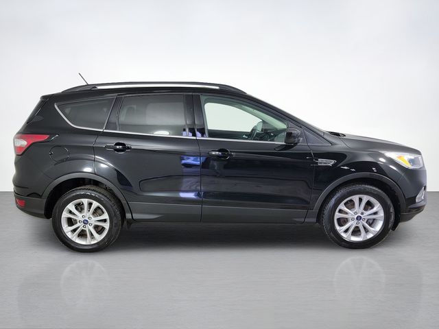 Used 2018 Ford Escape SE with VIN 1FMCU0GD1JUB08885 for sale in Brunswick, OH