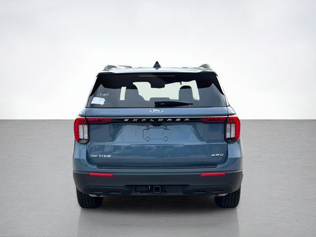 2025 Ford Explorer photo 4