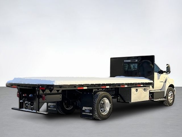 2025 Ford F-750 photo 3